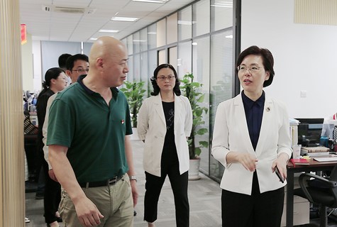 江蘇省委網(wǎng)信辦、省委宣傳部領(lǐng)導赴蘇化科技園調研重點(diǎn)企業(yè)